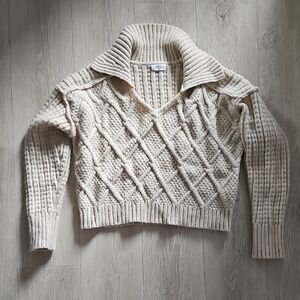 Vestique Beige V-Neck Cable Knit Sweater